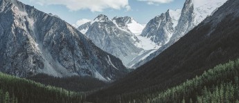 星空影院读图小手势：盯引用是不是断章，立刻把相关写回相关（读完更清楚）